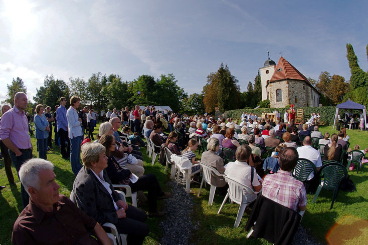 Bohosluba na Levm Hradci s kardinlem Dukou