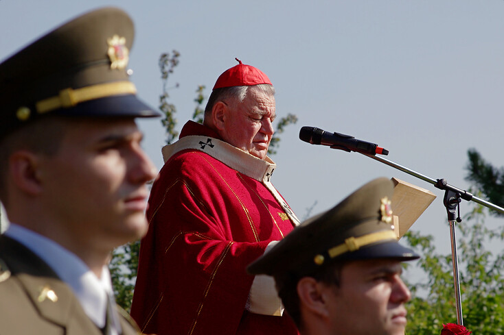 Vojáci a kardinál Duka